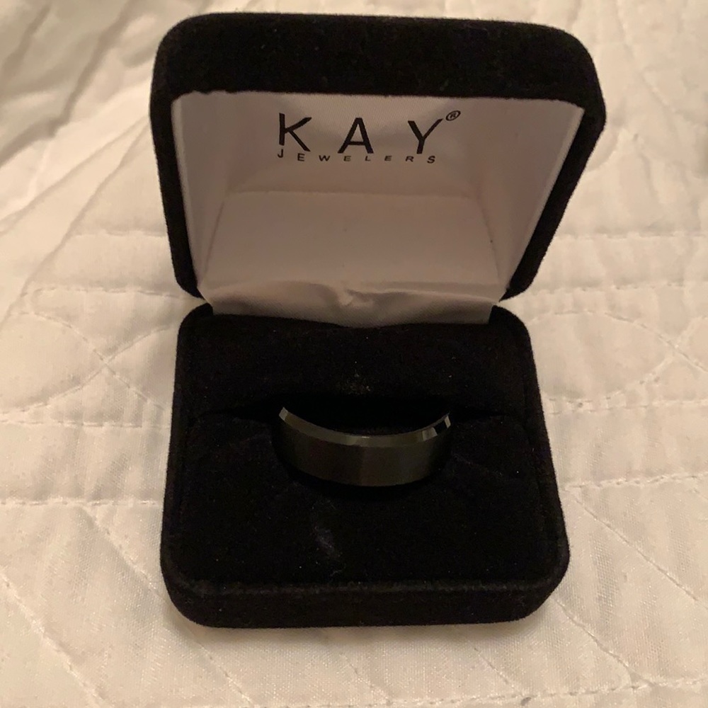 Tungsten Carbide Black Wedding Band worn twice new condition